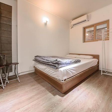 Itaewon Yellow Guesthouse Сеул Экстерьер фото