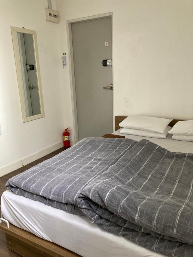 Itaewon Yellow Guesthouse Сеул Экстерьер фото