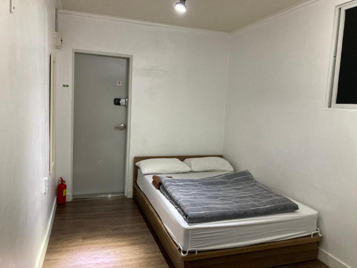 Itaewon Yellow Guesthouse Сеул Экстерьер фото